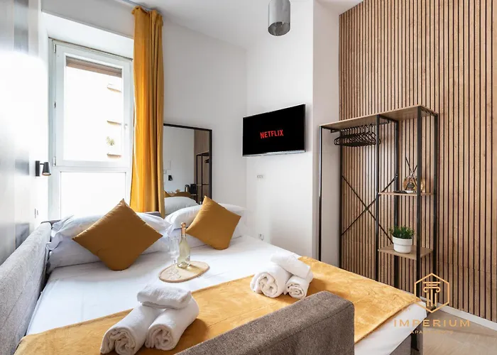 Imperium Aquilae - Luxury Guest House, 300mt To Metro, 8 Min To Colosseum 4* Roma