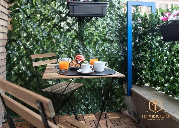 Imperium Aquilae - Luxury Guest House, 300mt To Metro, 8 Min To Colosseum Roma