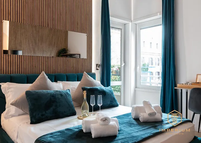 Imperium Aquilae - Luxury Guest House, 300mt To Metro, 8 Min To Colosseum Penzion 4*
