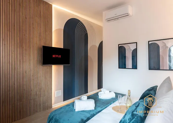 Imperium Aquilae - Luxury Guest House, 300mt To Metro, 8 Min To Colosseum Roma