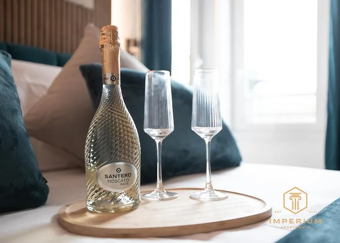 Imperium Aquilae - Luxury Guest House, 300mt To Metro, 8 Min To Colosseum 4* Roma