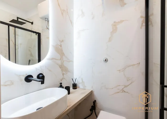 Imperium Aquilae - Luxury Guest House, 300mt To Metro, 8 Min To Colosseum Pensión 4*