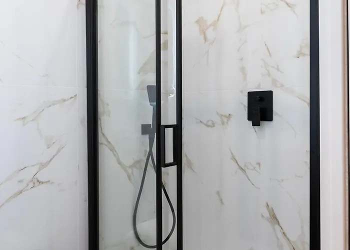 Imperium Aquilae - Luxury Guest House, 300mt To Metro, 8 Min To Colosseum Pensión Roma