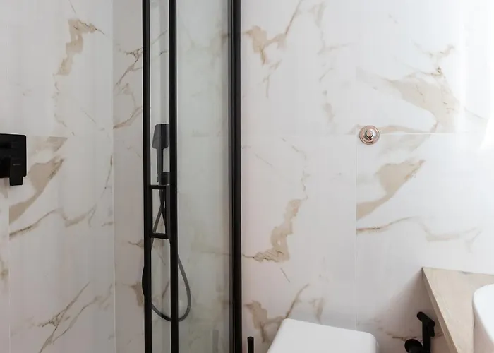 Imperium Aquilae - Luxury Guest House, 300mt To Metro, 8 Min To Colosseum Roma