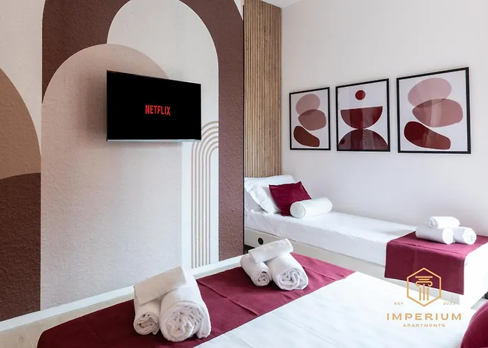 Imperium Aquilae - Luxury Guest House, 300mt To Metro, 8 Min To Colosseum Roma