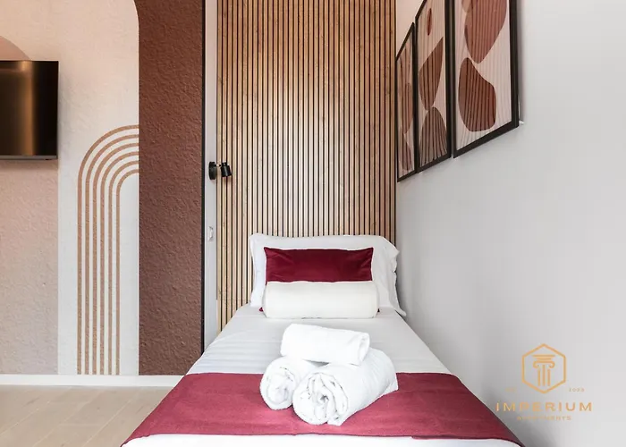 Imperium Aquilae - Luxury Guest House, 300mt To Metro, 8 Min To Colosseum Roma