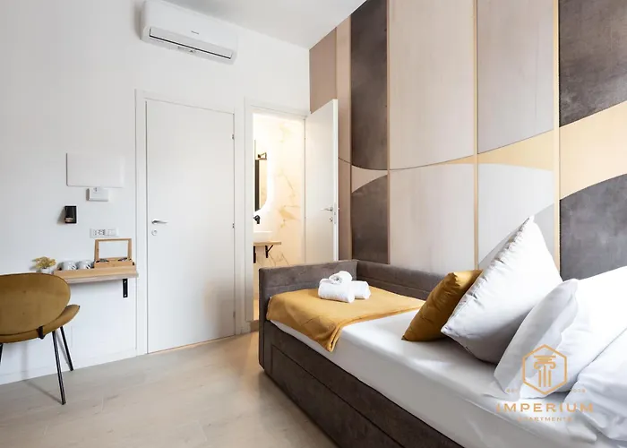 Imperium Aquilae - Luxury Guest House, 300mt To Metro, 8 Min To Colosseum 4*