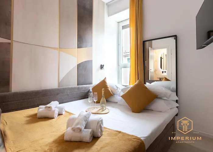 Imperium Aquilae - Luxury Guest House, 300mt To Metro, 8 Min To Colosseum