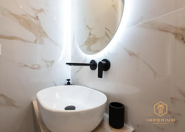 Imperium Aquilae - Luxury Guest House, 300mt To Metro, 8 Min To Colosseum Pensión 4*