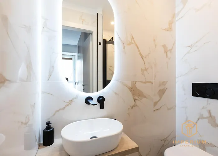 Imperium Aquilae - Luxury Guest House, 300mt To Metro, 8 Min To Colosseum Pensión 4*