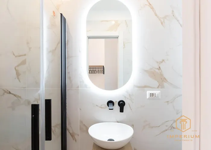 Imperium Aquilae - Luxury Guest House, 300mt To Metro, 8 Min To Colosseum Pensión Roma