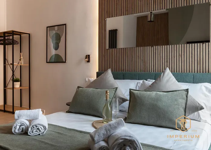 Imperium Aquilae - Luxury Guest House, 300mt To Metro, 8 Min To Colosseum Pensión 4*