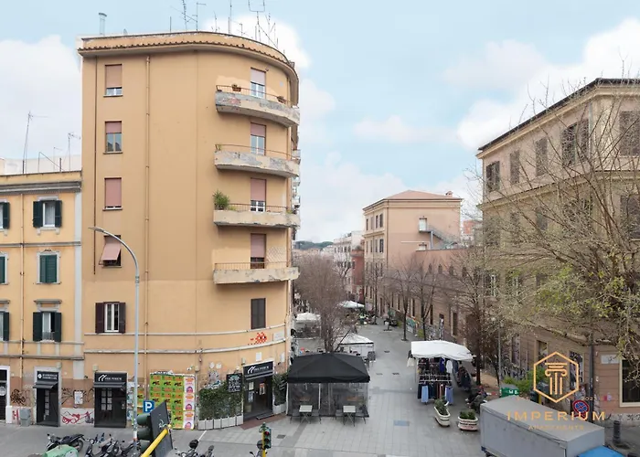 Penzion Imperium Aquilae - Luxury Guest House, 300mt To Metro, 8 Min To Colosseum Řím